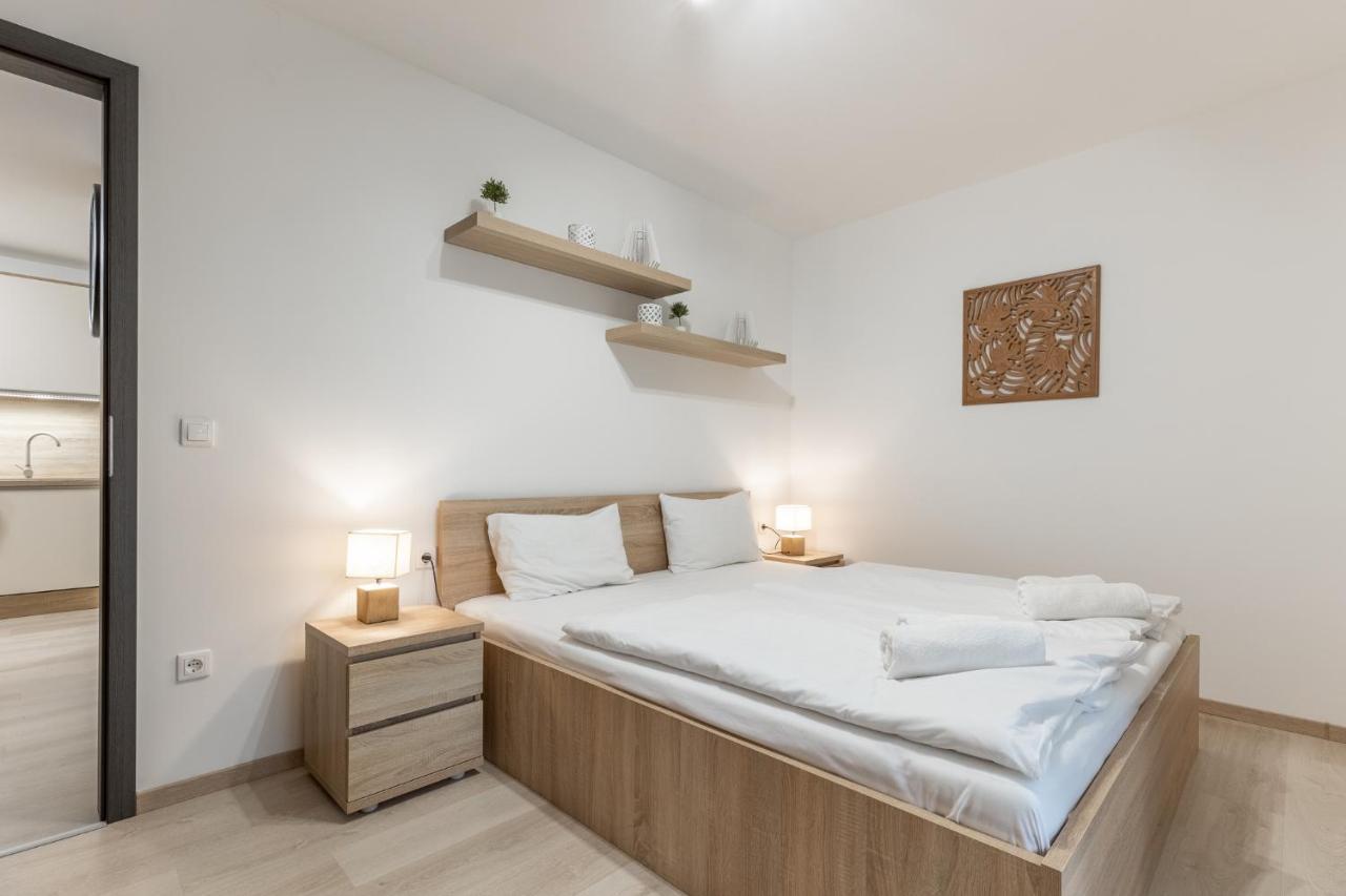 Leda Apartmanok By Bltn Siófok Exteriér fotografie