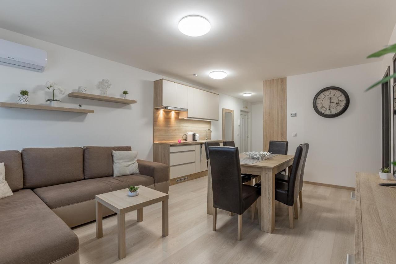 Leda Apartmanok By Bltn Siófok Exteriér fotografie