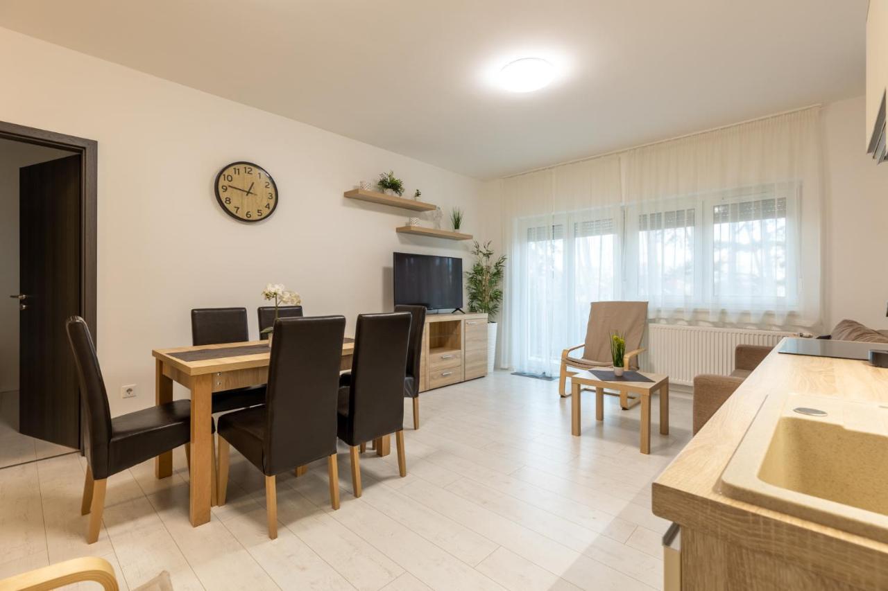 Leda Apartmanok By Bltn Siófok Exteriér fotografie