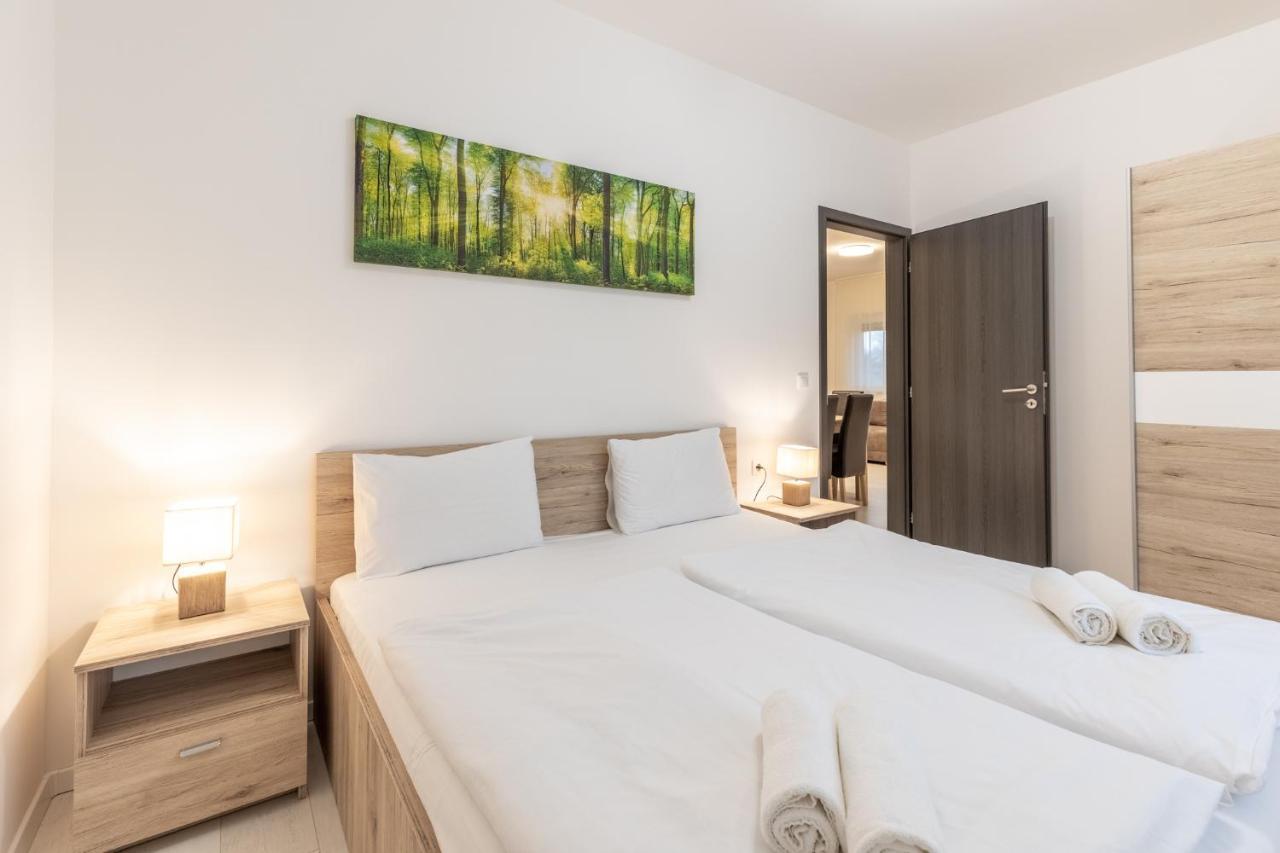 Leda Apartmanok By Bltn Siófok Exteriér fotografie
