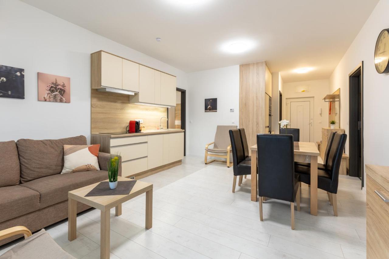 Leda Apartmanok By Bltn Siófok Exteriér fotografie